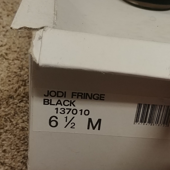 Minnetonka Fringe Boots - Picture 6 of 6